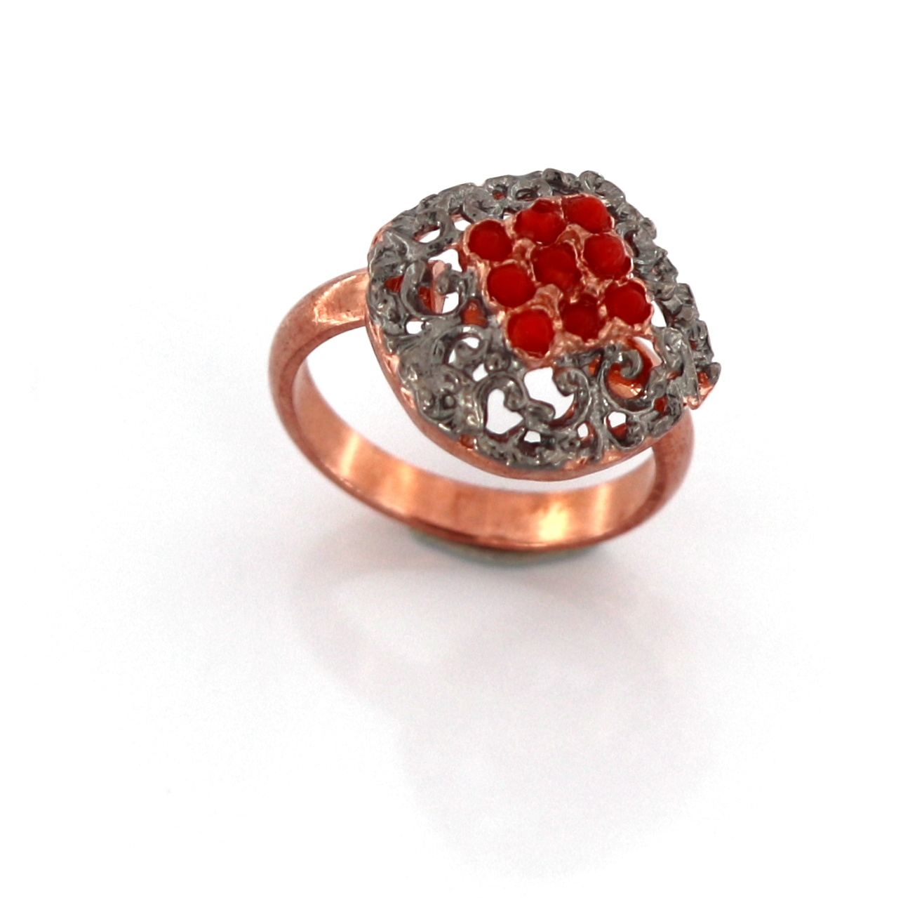 Anello stile antico in argento 925% con corallo rosso